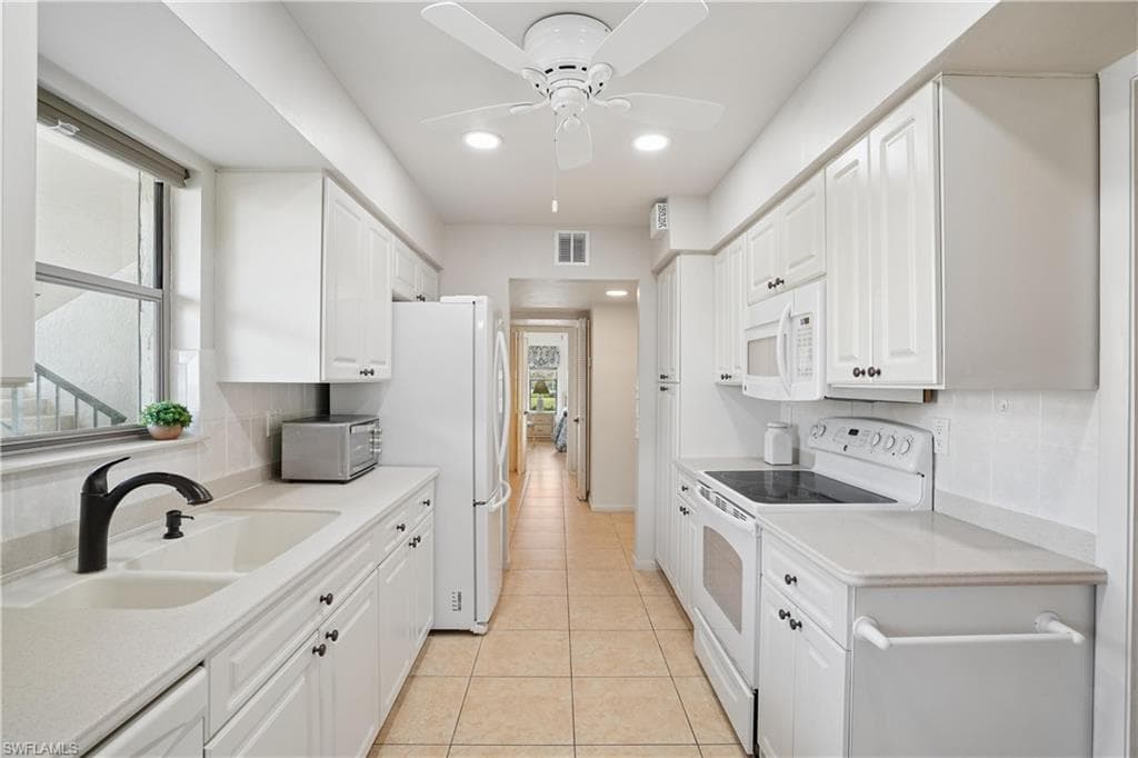 931 Collier CT A201-6