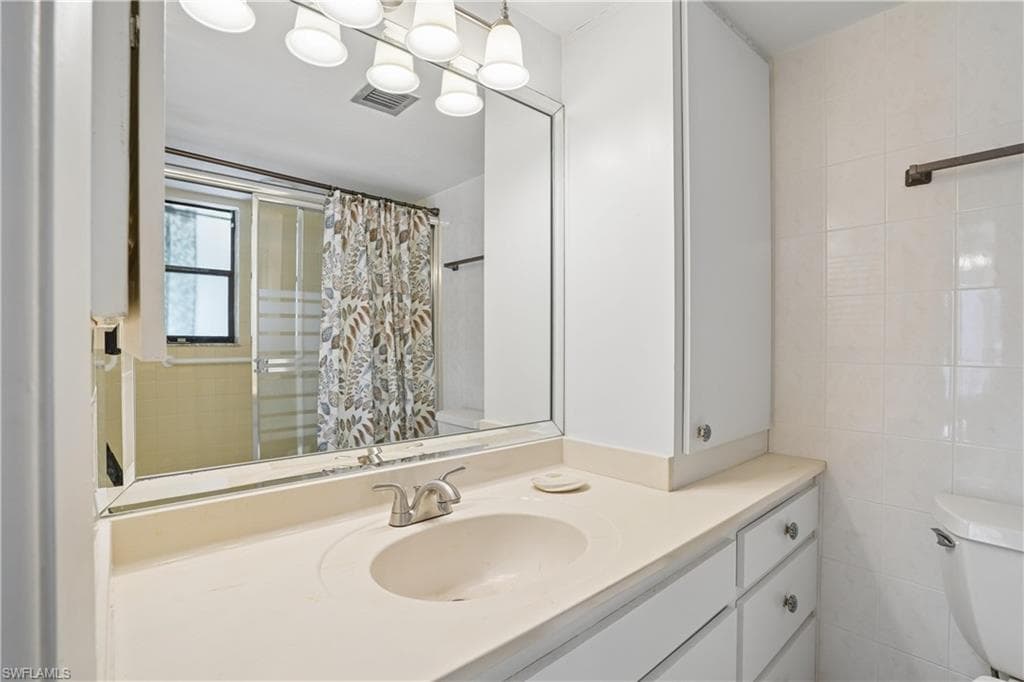 931 Collier CT A201-14