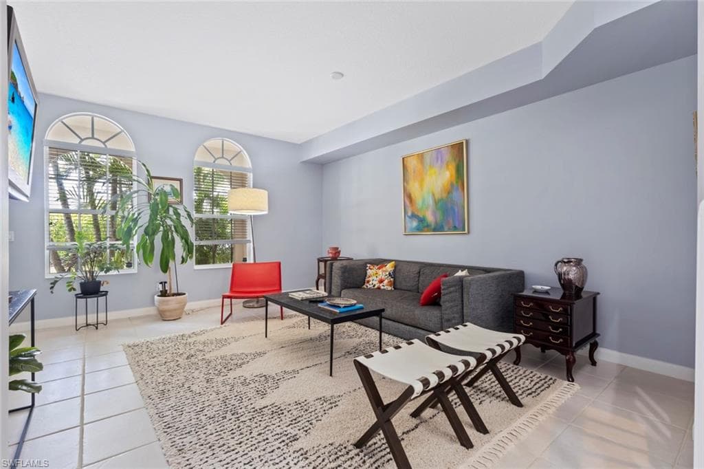 6112 Towncenter CIR-6
