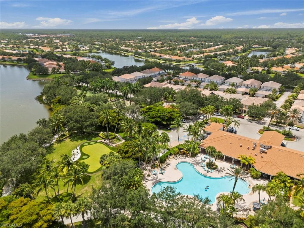 6112 Towncenter CIR-42