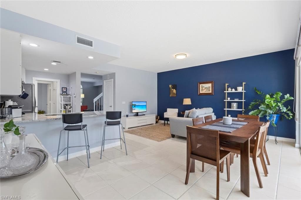 6112 Towncenter CIR-12