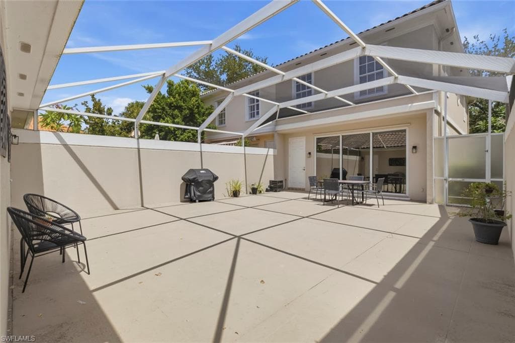 6112 Towncenter CIR-26