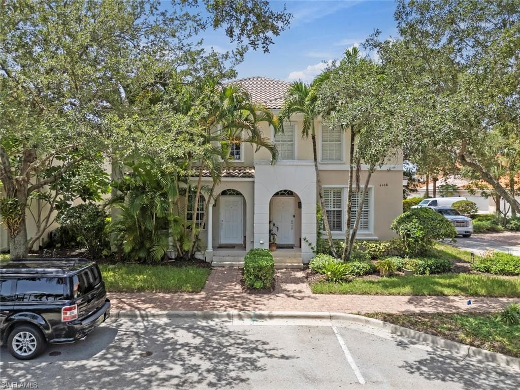 6112 Towncenter CIR-1