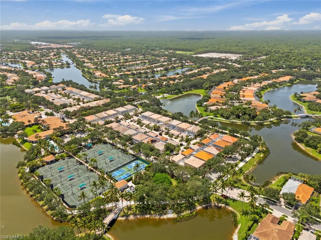 6112 Towncenter CIR-37