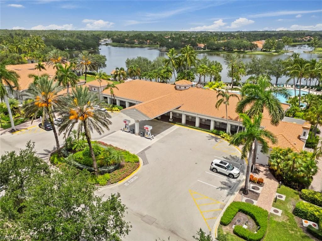 6112 Towncenter CIR-40