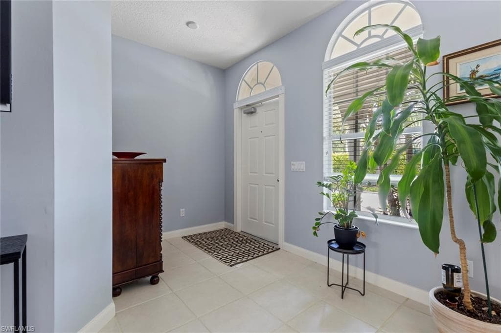6112 Towncenter CIR-4