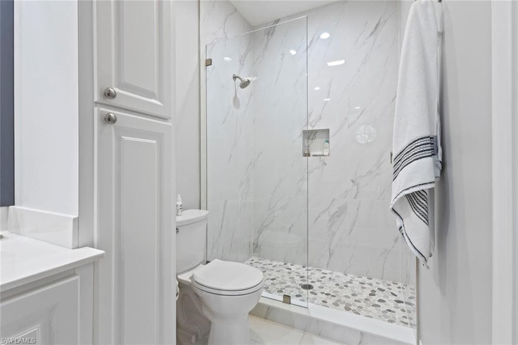 6112 Towncenter CIR-21