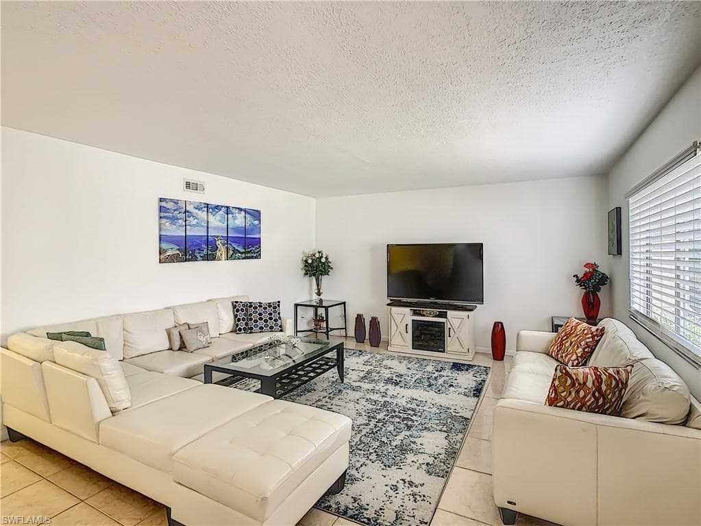 4625 Bayshore DR D8-4