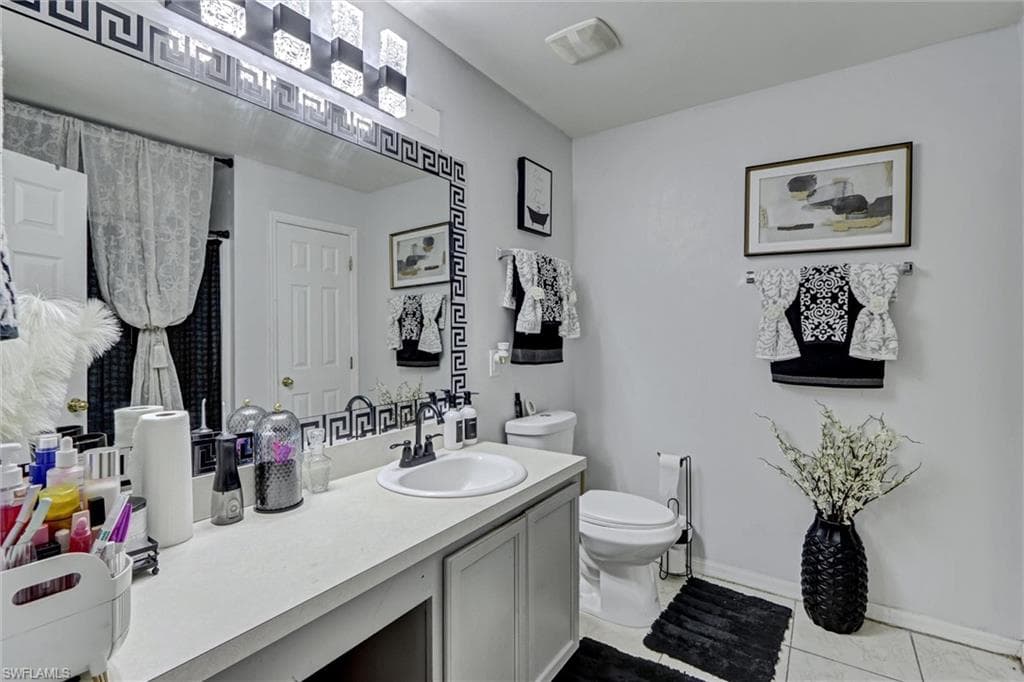 18330 Beauty Berry CT-24