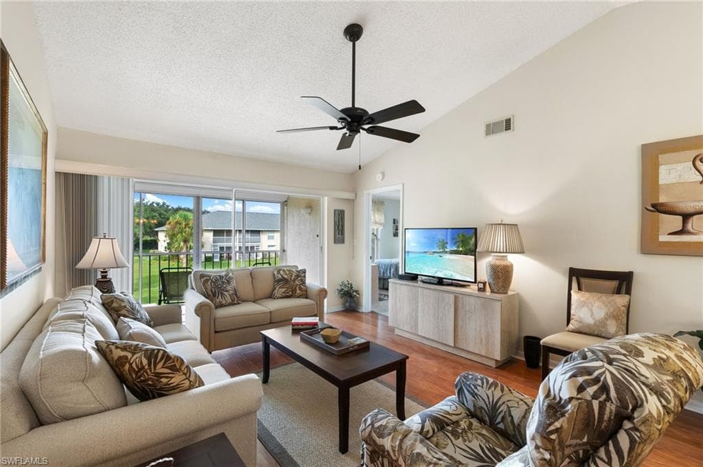 685 Squire CIR 204-6