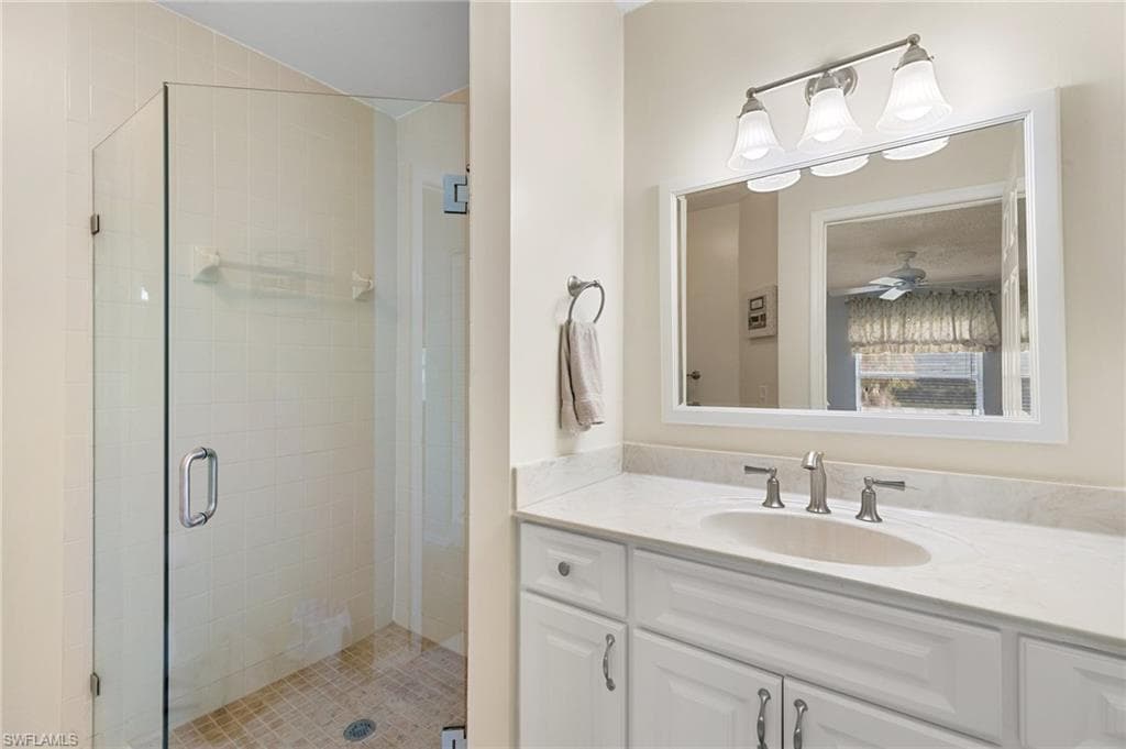 685 Squire CIR 204-15