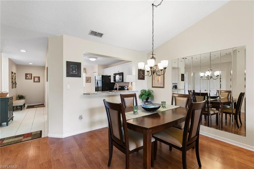 685 Squire CIR 204-8