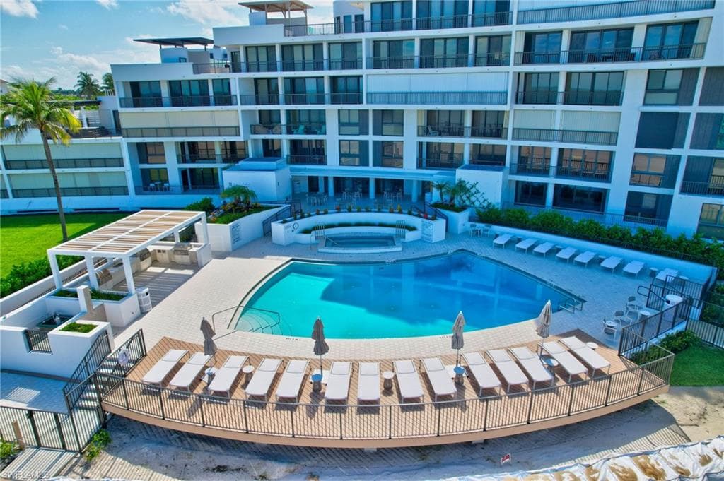 2400 Gulf Shore BLVD N 603-33