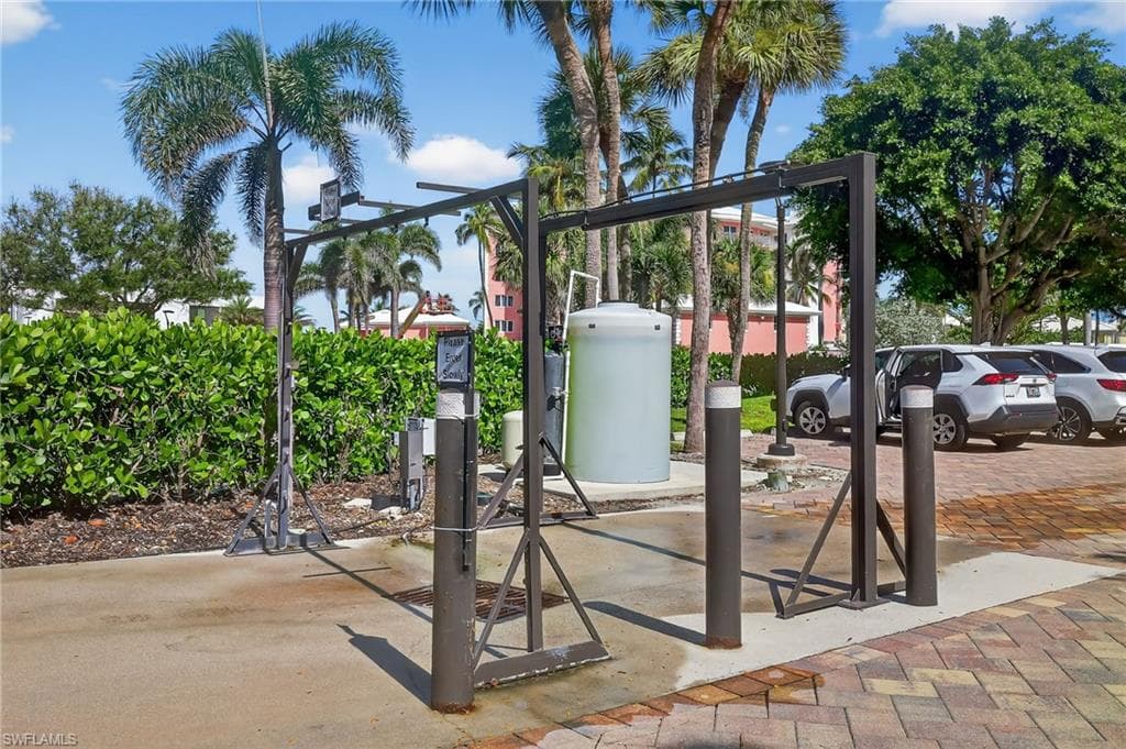 2400 Gulf Shore BLVD N 603-31