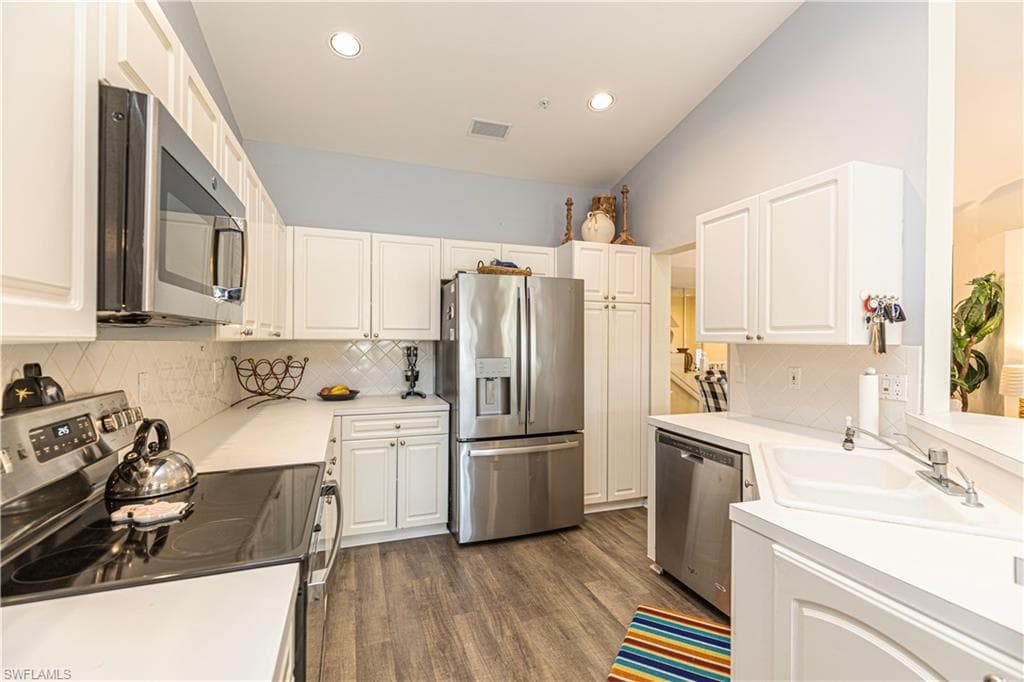 24821 Lakemont Cove LN 202-3