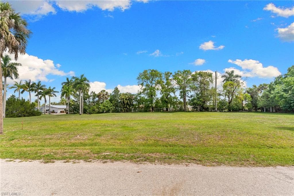 3116 Pine Tree DR-8