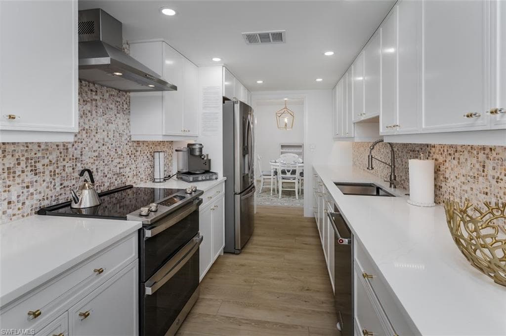 3420 Gulf Shore BLVD N 14-6