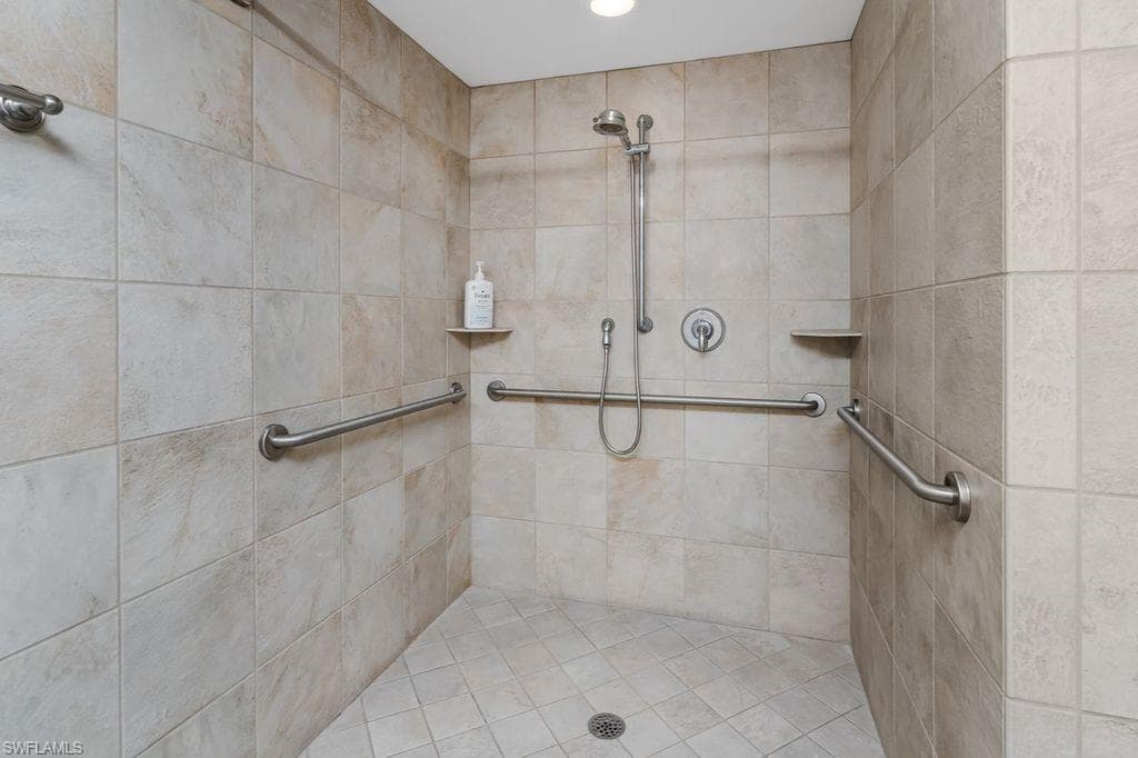 3420 Gulf Shore BLVD N 14-42