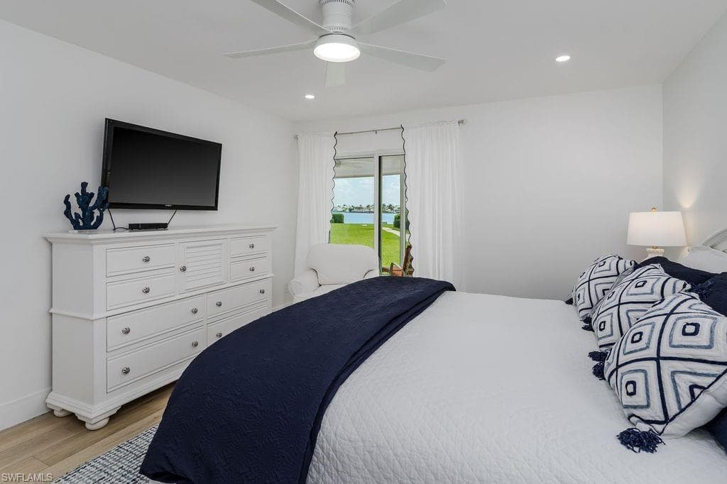 3420 Gulf Shore BLVD N 14-13