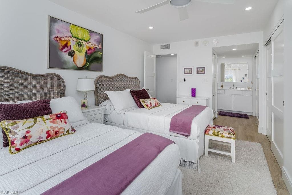 3420 Gulf Shore BLVD N 14-16