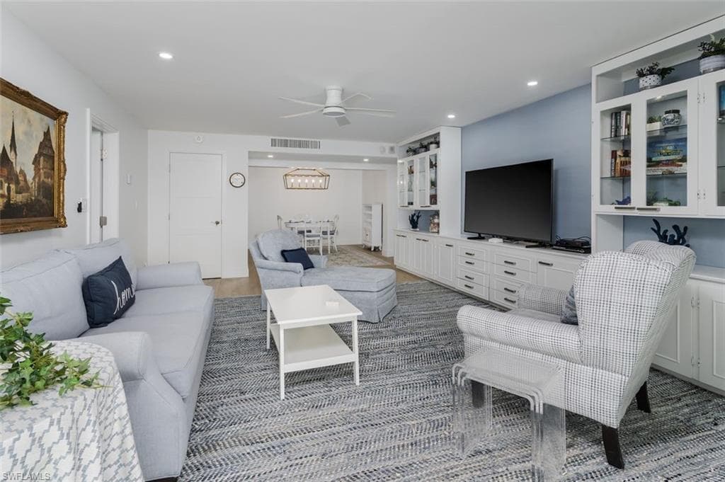 3420 Gulf Shore BLVD N 14-3