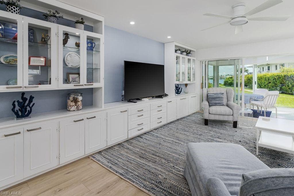 3420 Gulf Shore BLVD N 14-5