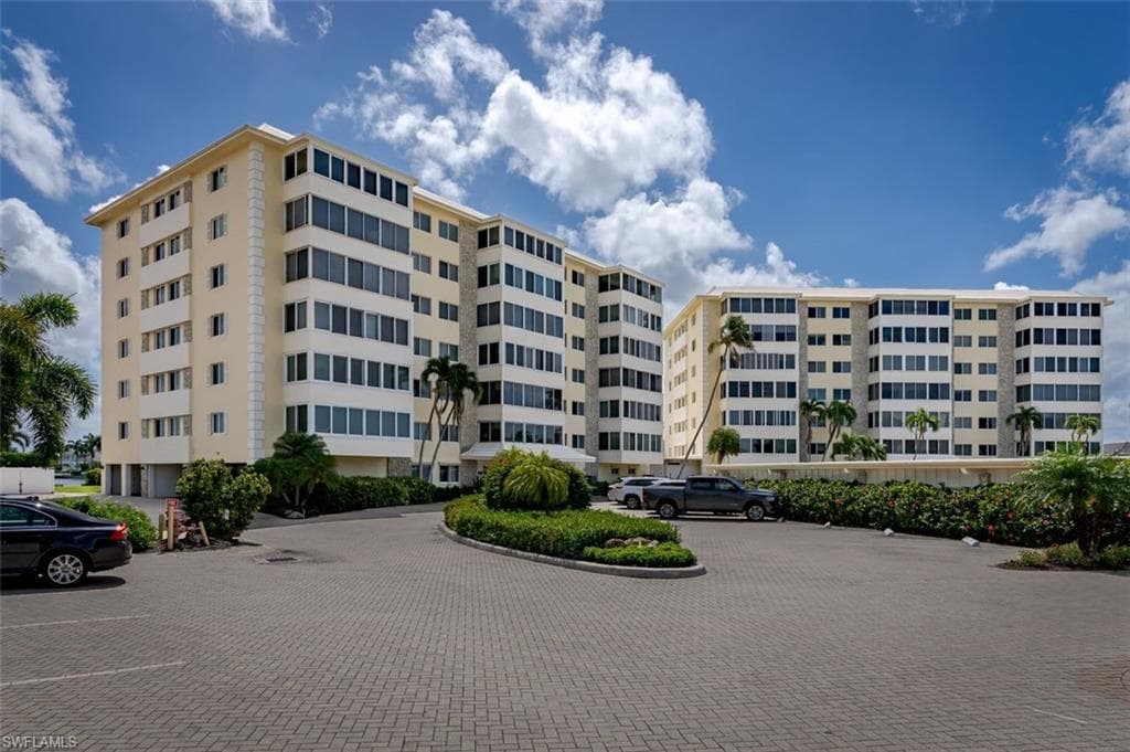3420 Gulf Shore BLVD N 14-37