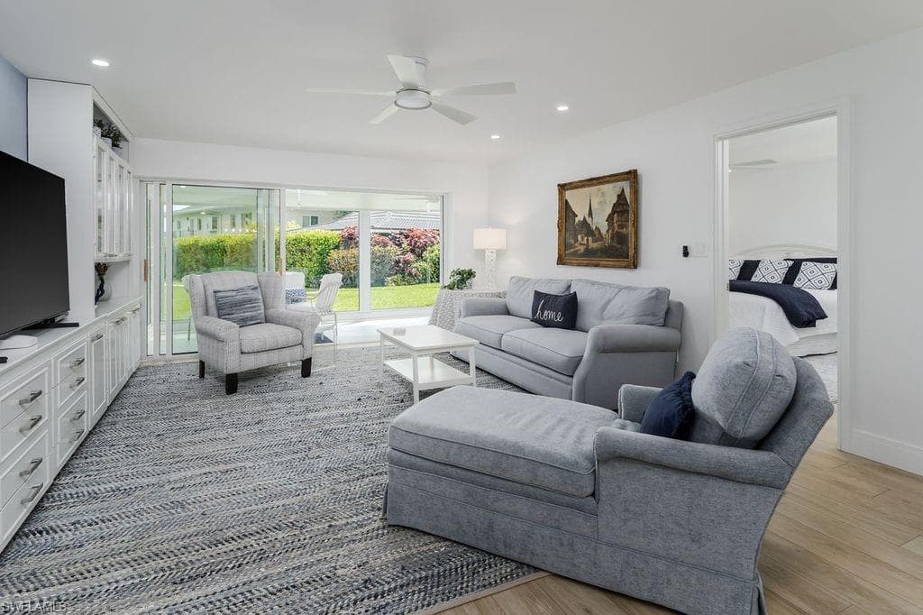 3420 Gulf Shore BLVD N 14-4