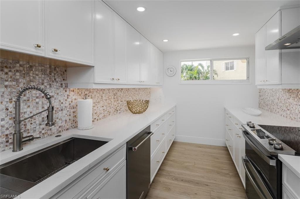 3420 Gulf Shore BLVD N 14-8