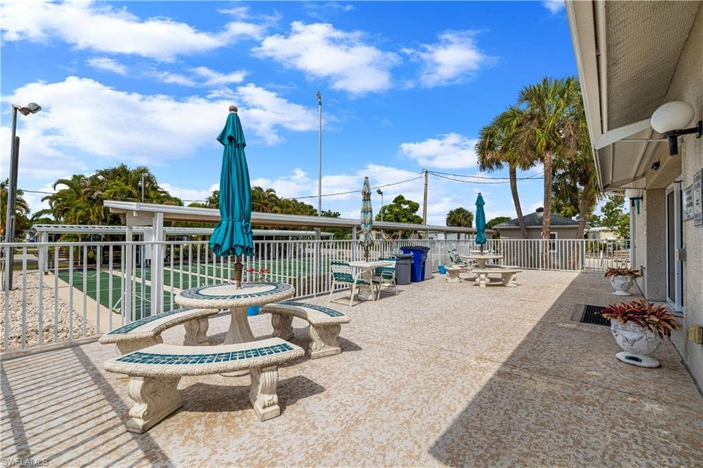 514 Blossom CT-17