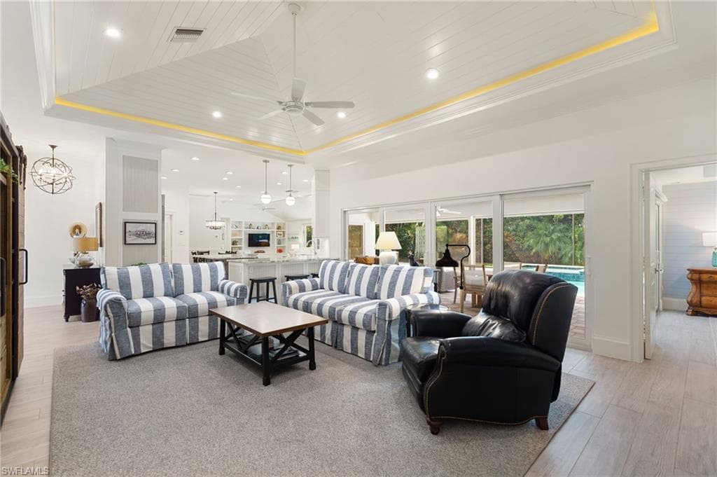571 Neapolitan LN-5