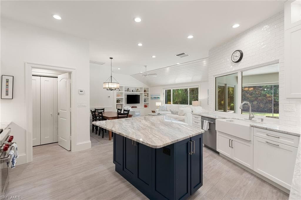 571 Neapolitan LN-4