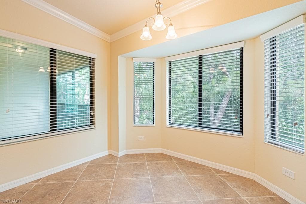 13761 Julias WAY 323-12