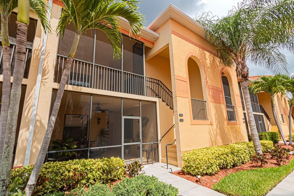 13761 Julias WAY 323-1