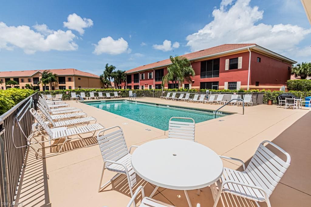 13761 Julias WAY 323-11