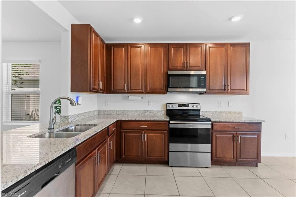 722 Hadley PL W-4