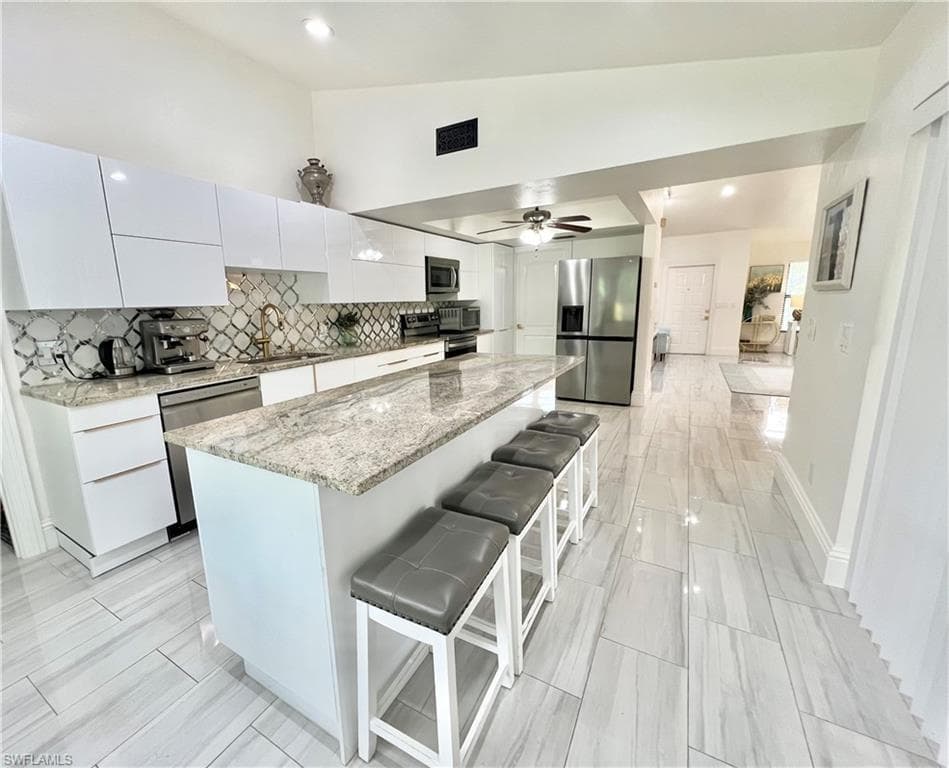2499 River Reach DR-14