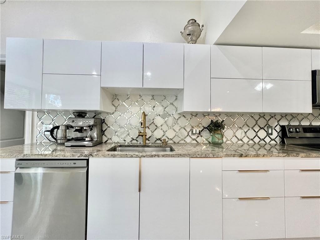 2499 River Reach DR-15