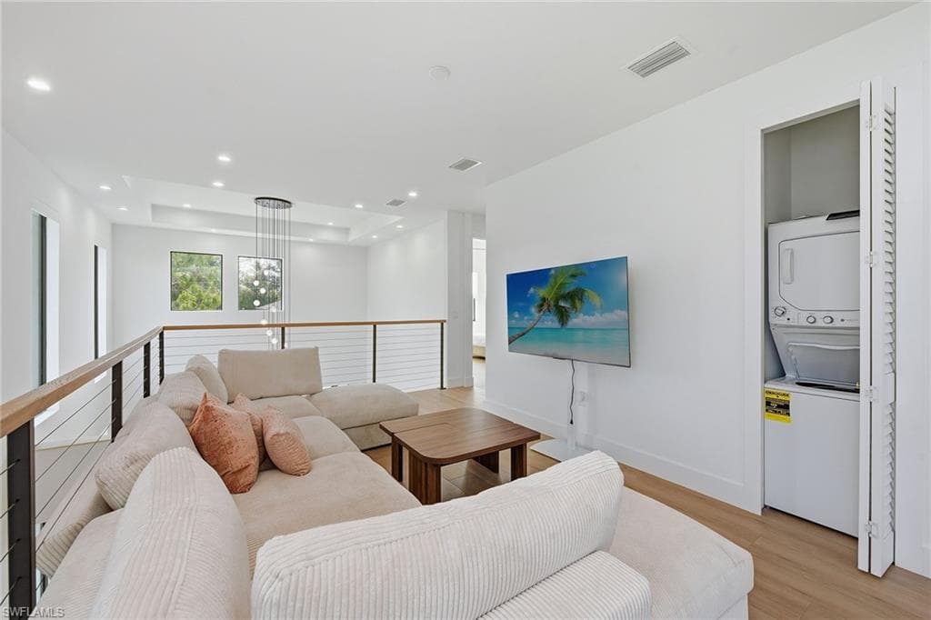 3384 Canal ST-18