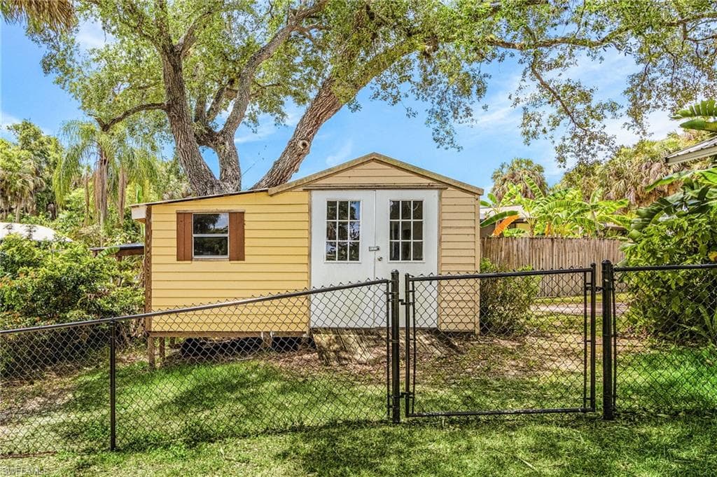 13520 Island RD-33