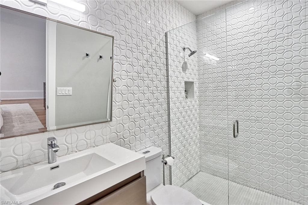 675 2nd ST S-24