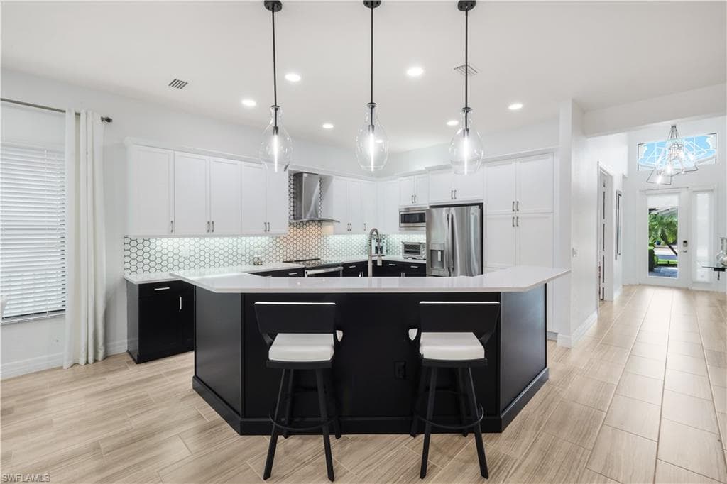 13836 Luna DR-2