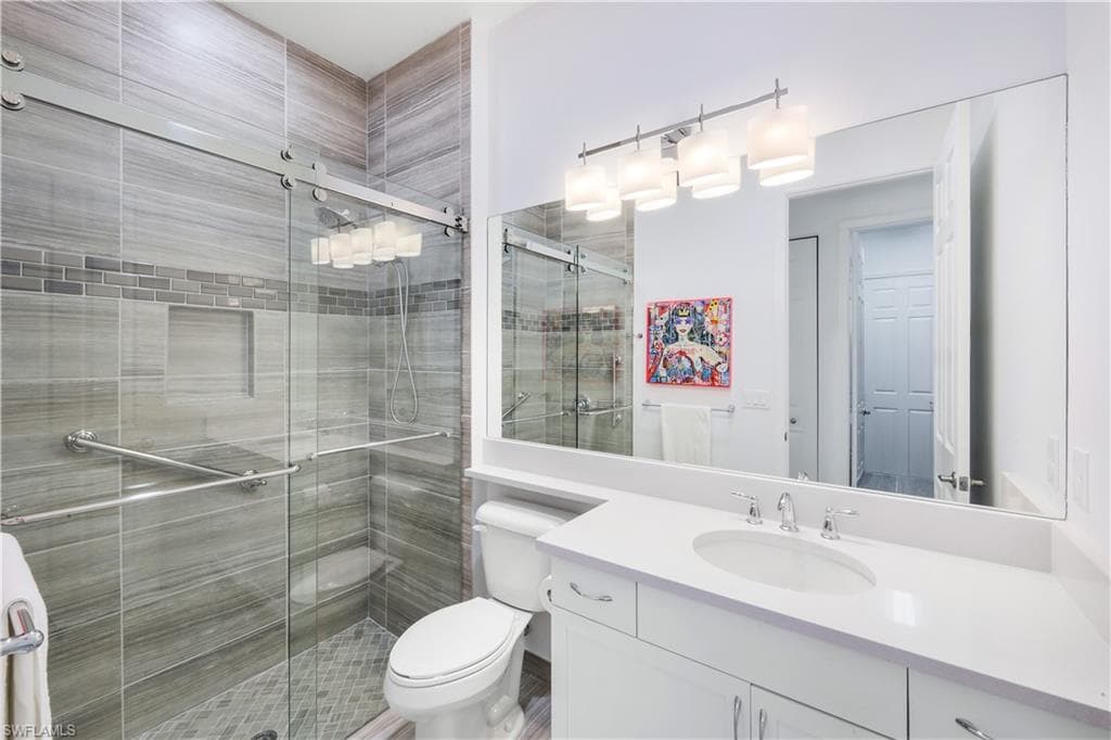 13836 Luna DR-22