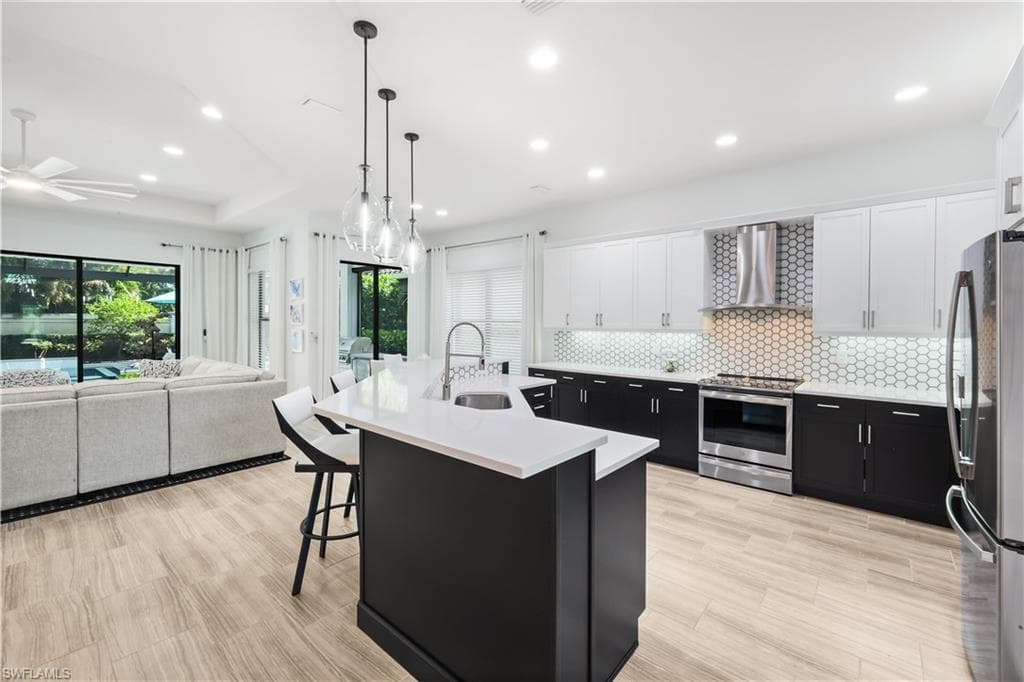 13836 Luna DR-5