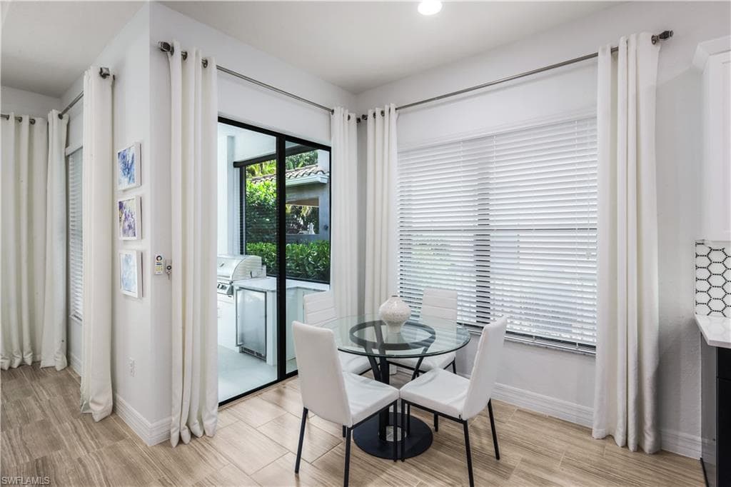 13836 Luna DR-14