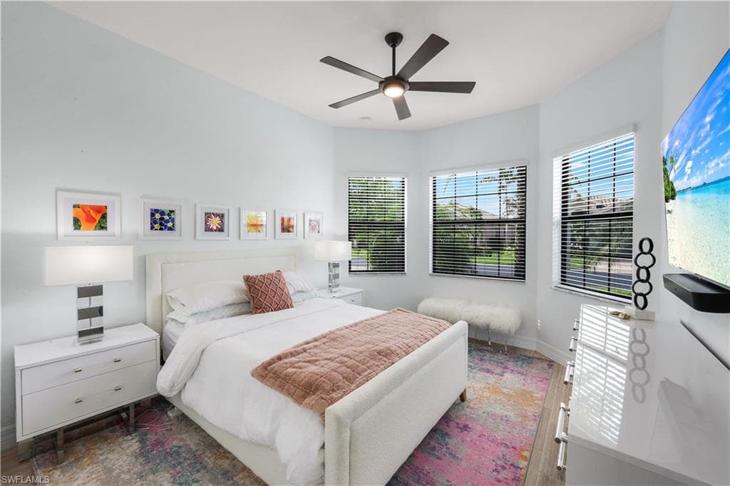 13836 Luna DR-19