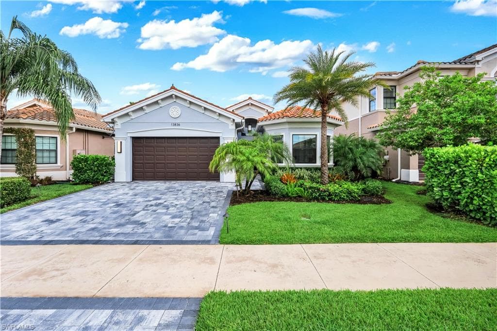 13836 Luna DR-4