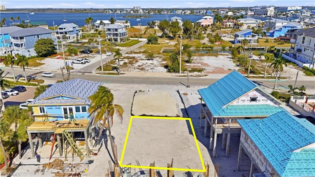 716 Estero BLVD-12