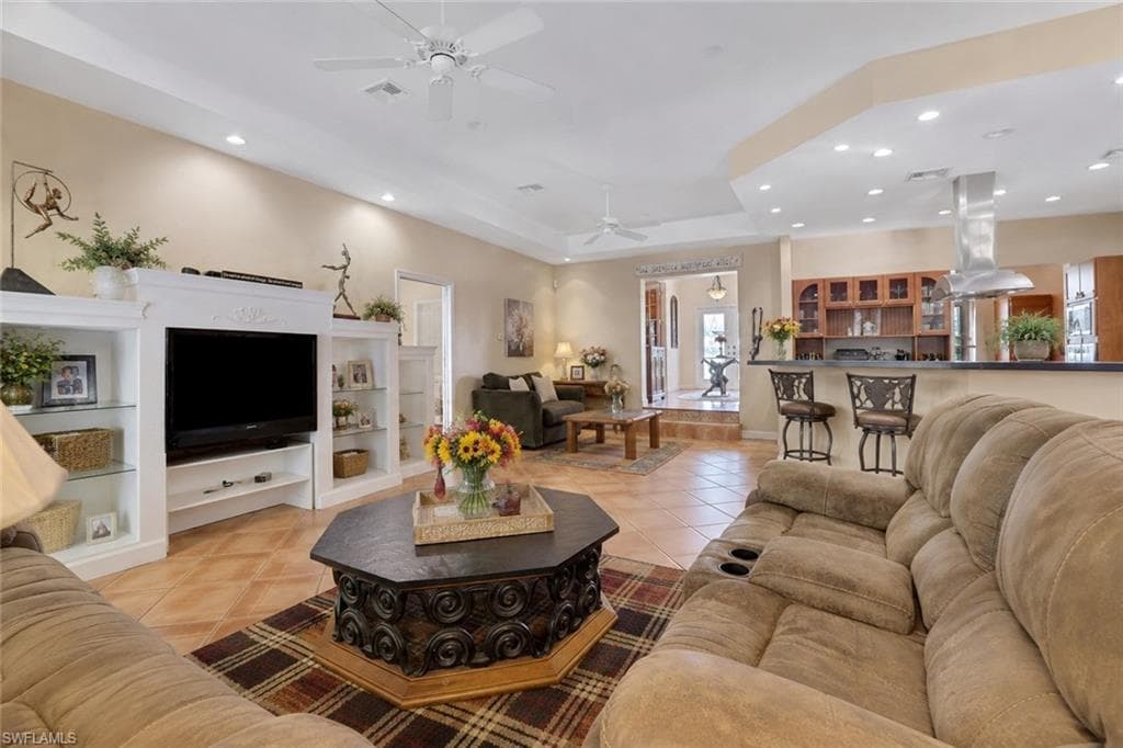 1357 Osceola DR-14