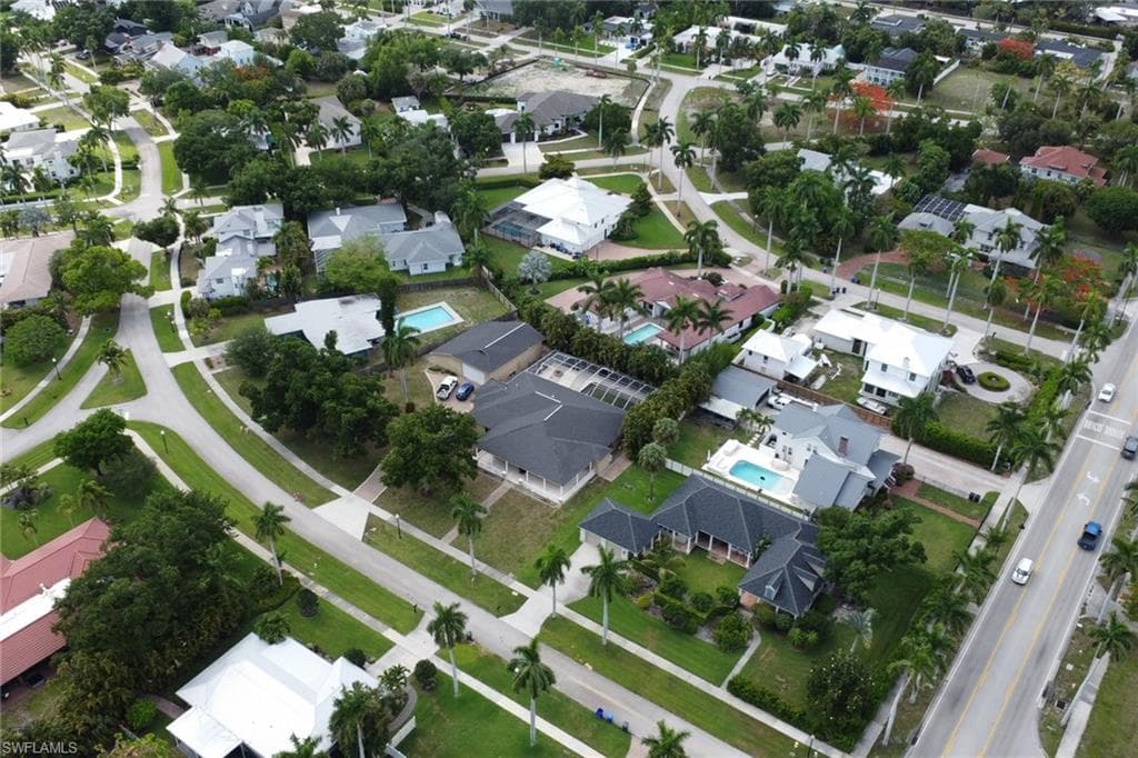 1357 Osceola DR-39